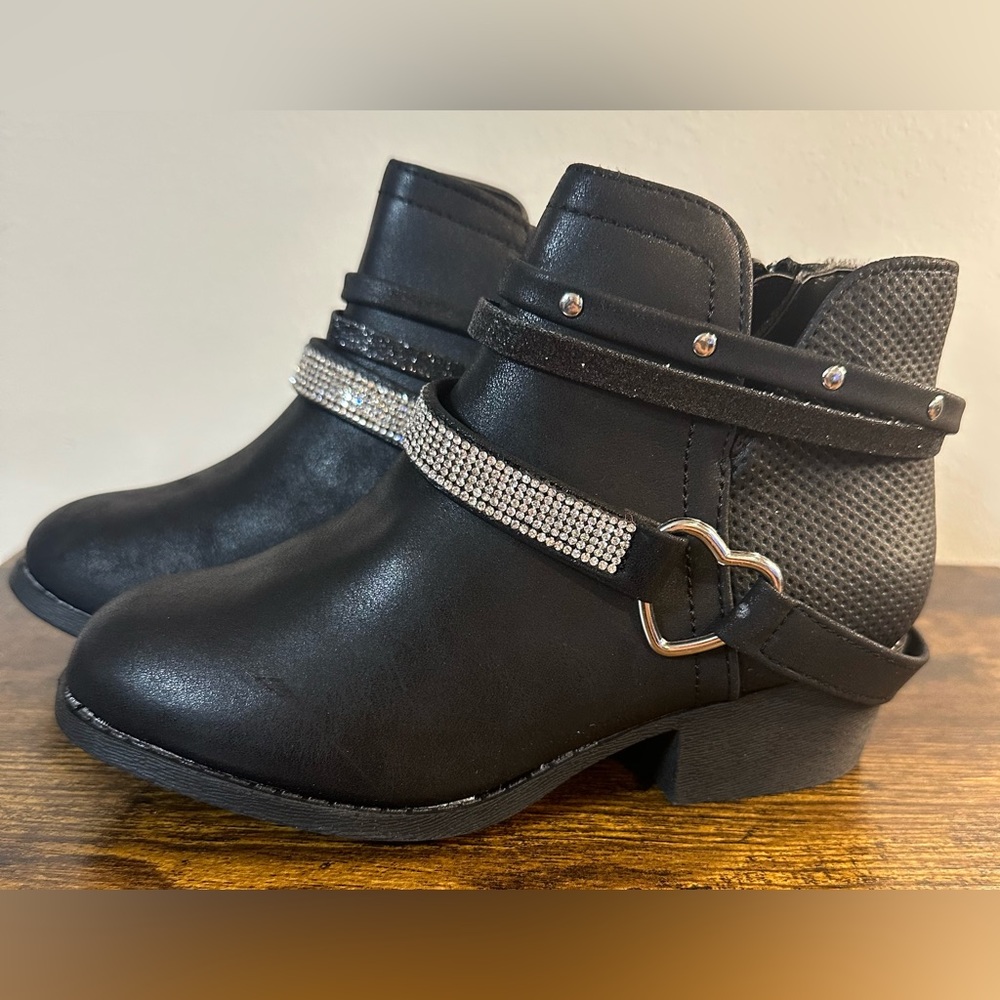 Pop Little Girls Black Enchanting Block Heel Bootie NWT Size 1